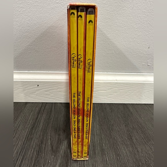 Charmed the complete second season DVD - great condition - Picture 3 of 3